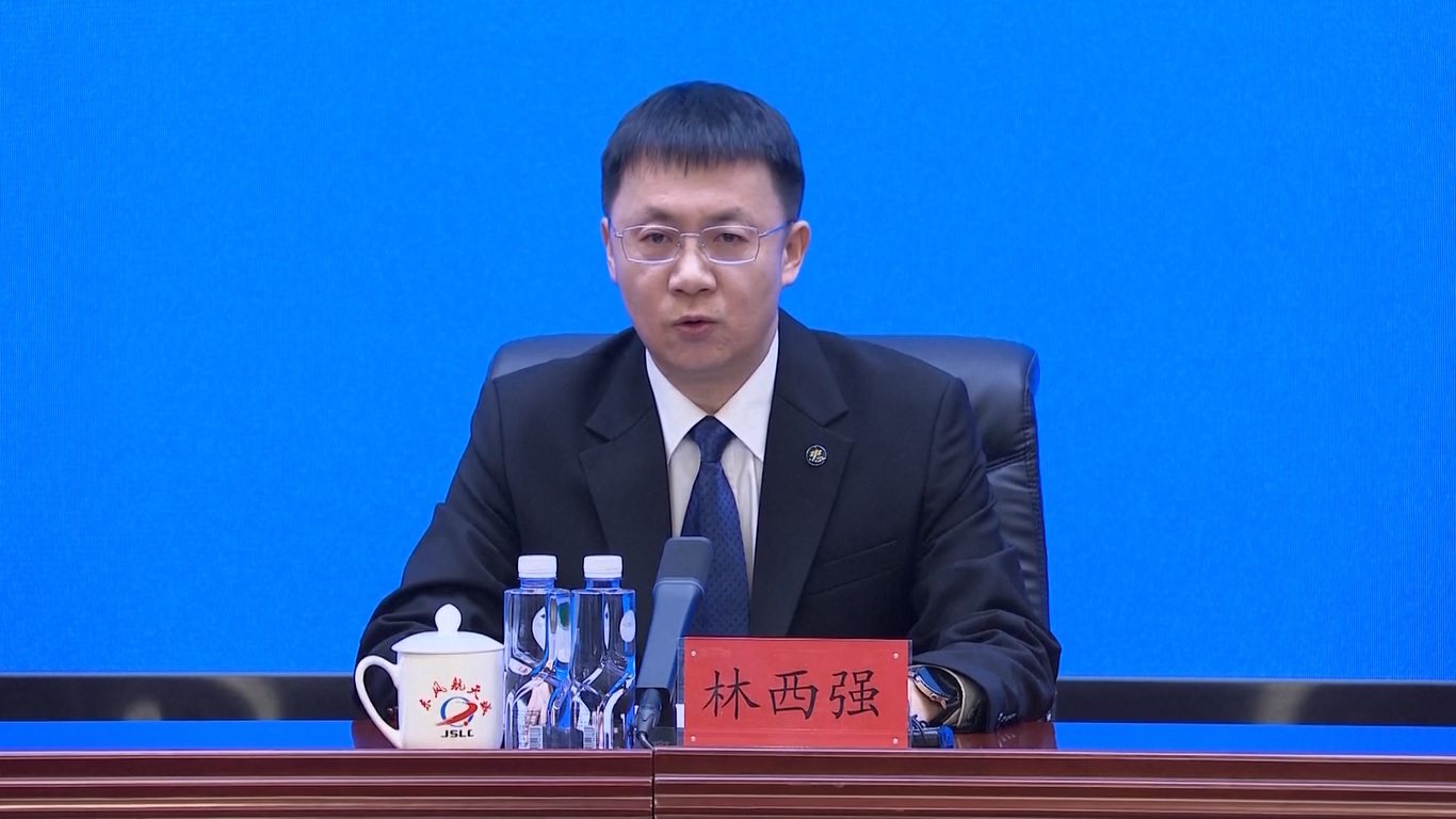 Pada konferensi pers di pusat peluncuran tersebut