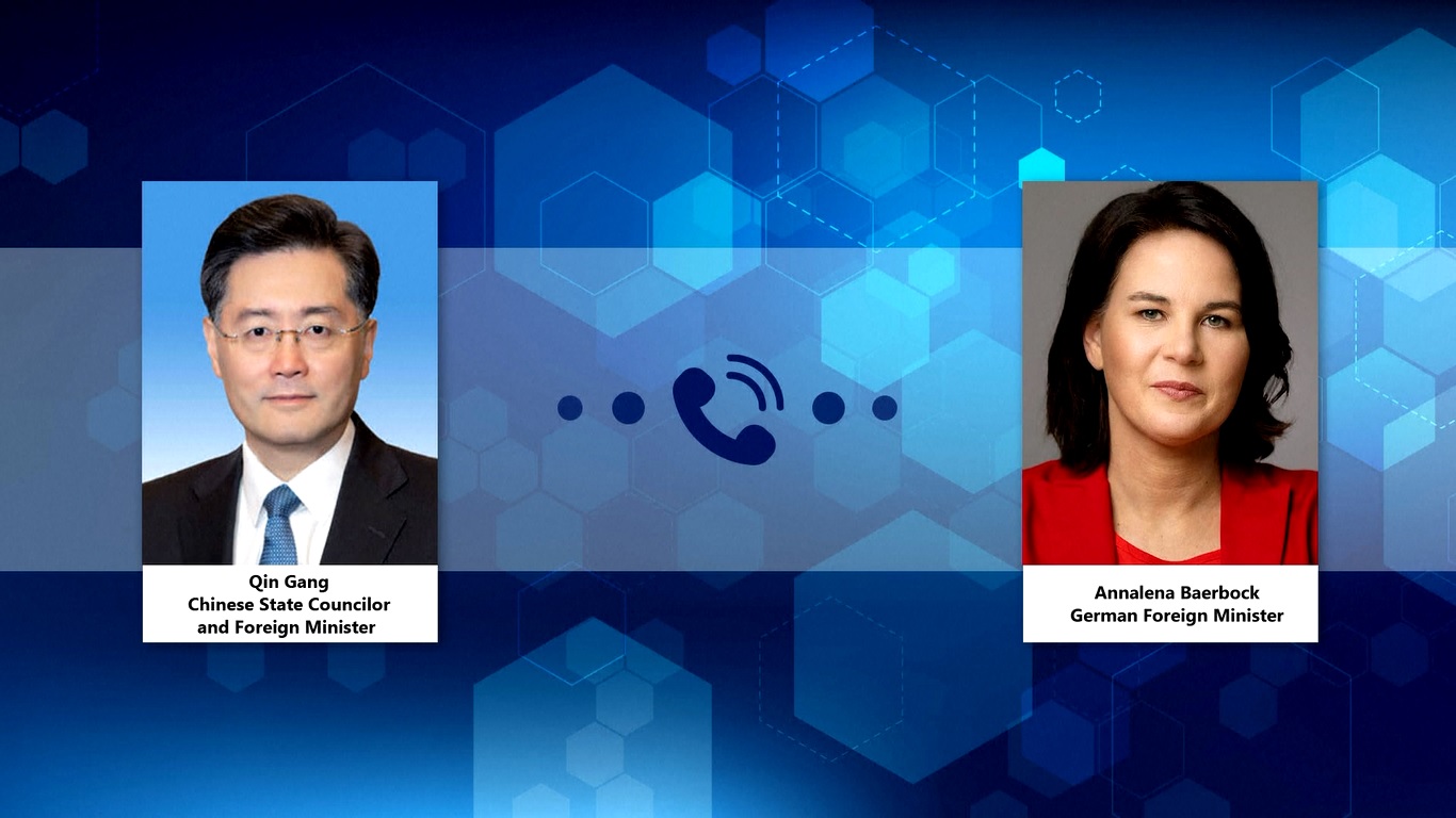 Selama percakapan telepon dengan Menteri Luar Negeri Jerman Annalena Baerbock Qin mengatakan Tiongkok siap untuk bekerja dengan Jerman untuk mendorong pengembangan hubungan bilateral yang baik dan stabil