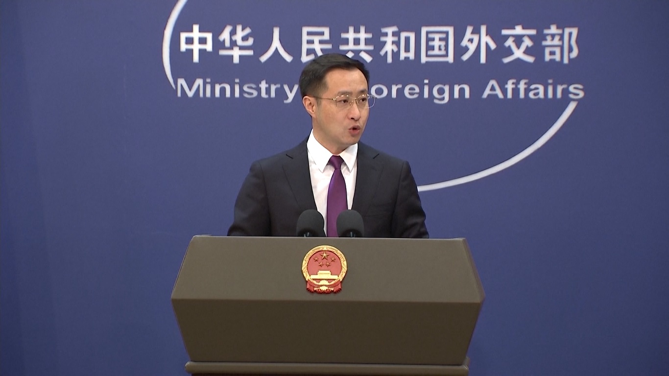 Parlemen Korea Selatan pada hari Sabtu (14/12) mengesahkan mosi pemakzulan kedua terhadap Presiden Yoon Suk-yeol atas deklarasi darurat militernya