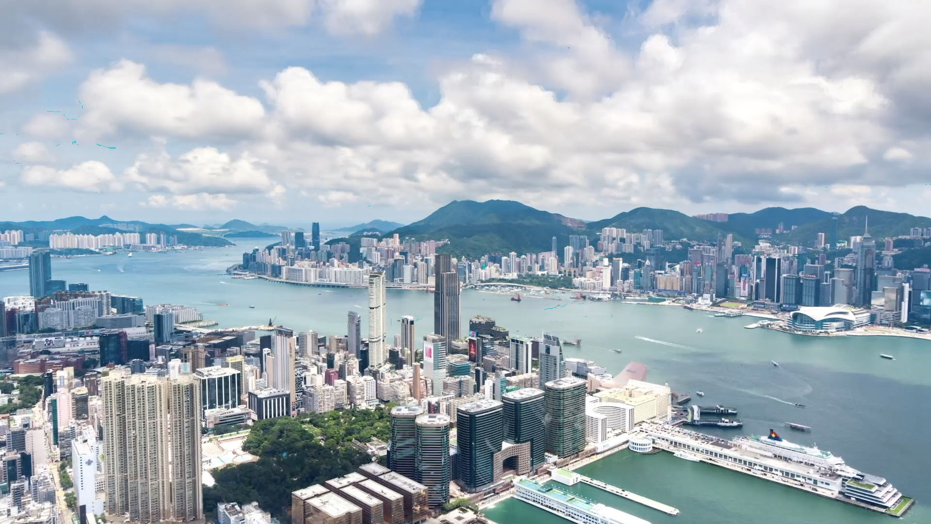 Hong Kong akan terus secara aktif mempromosikan pengembangan inovasi dan teknologi dengan memperkuat kapabilitas penelitian dasar meningkatkan ekosistem inovasi dan teknologi lokal mempercepat transformasi dan komersialisasi hasil penelitian dan pengembangan