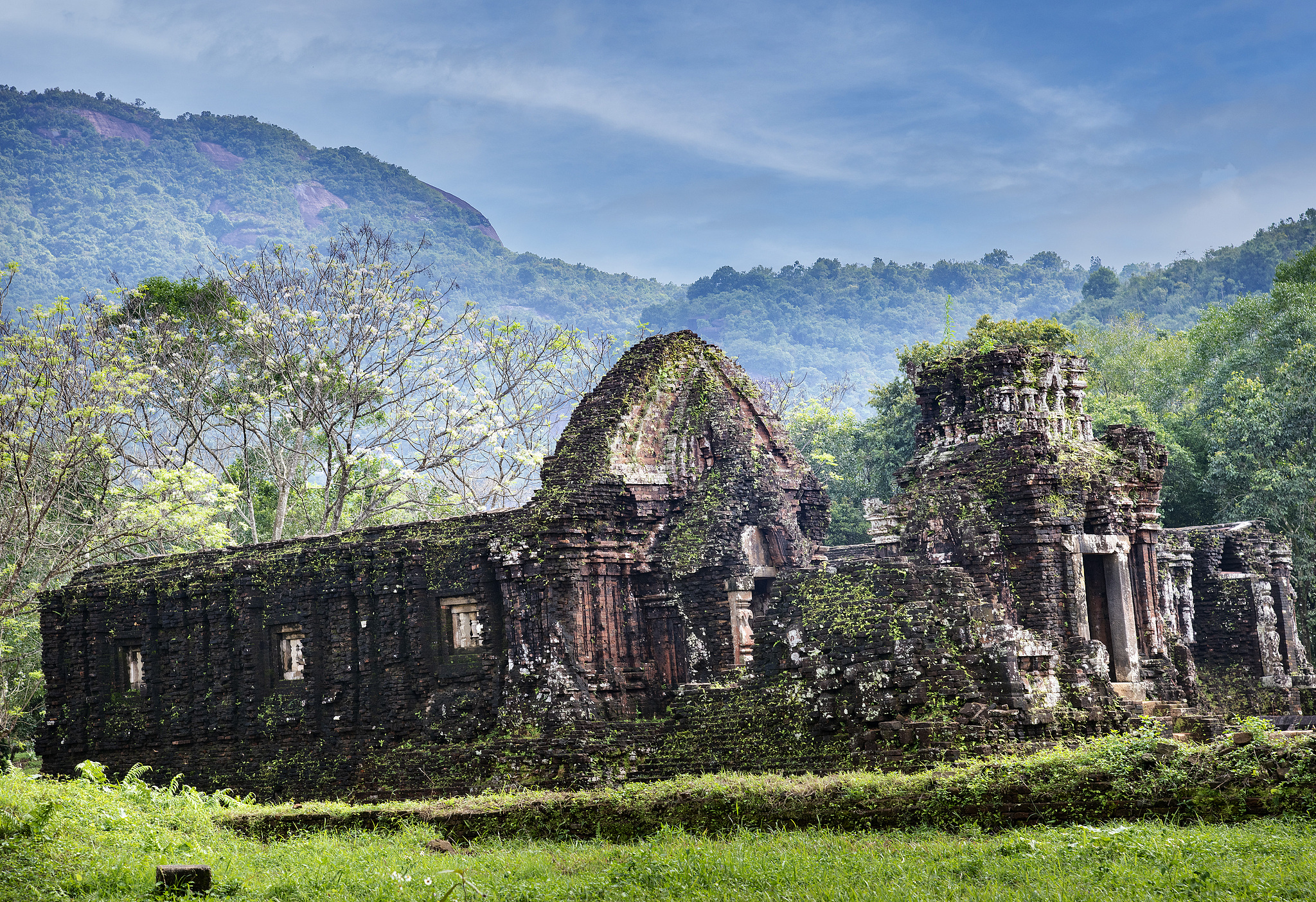 Selain kemegahan historisnya