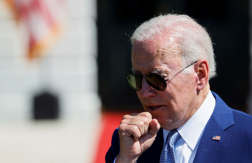 Pemerintahan Joe Biden pada hari Kamis (15/12) menambahkan pembuat chip memori Tiongkok YMTC dan 21 pemain utama Tiongkok di sektor chip kecerdasan buatan ke daftar hitam