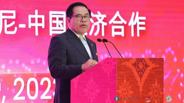 Sebanyak 250 pesertadari kalangan pengusaha RRT dan beberapa dari Indonesia dariberbagaisektorhadir pada forum bisnis yang dibuka  oleh Duta Besar RI DjauhariOratmangun