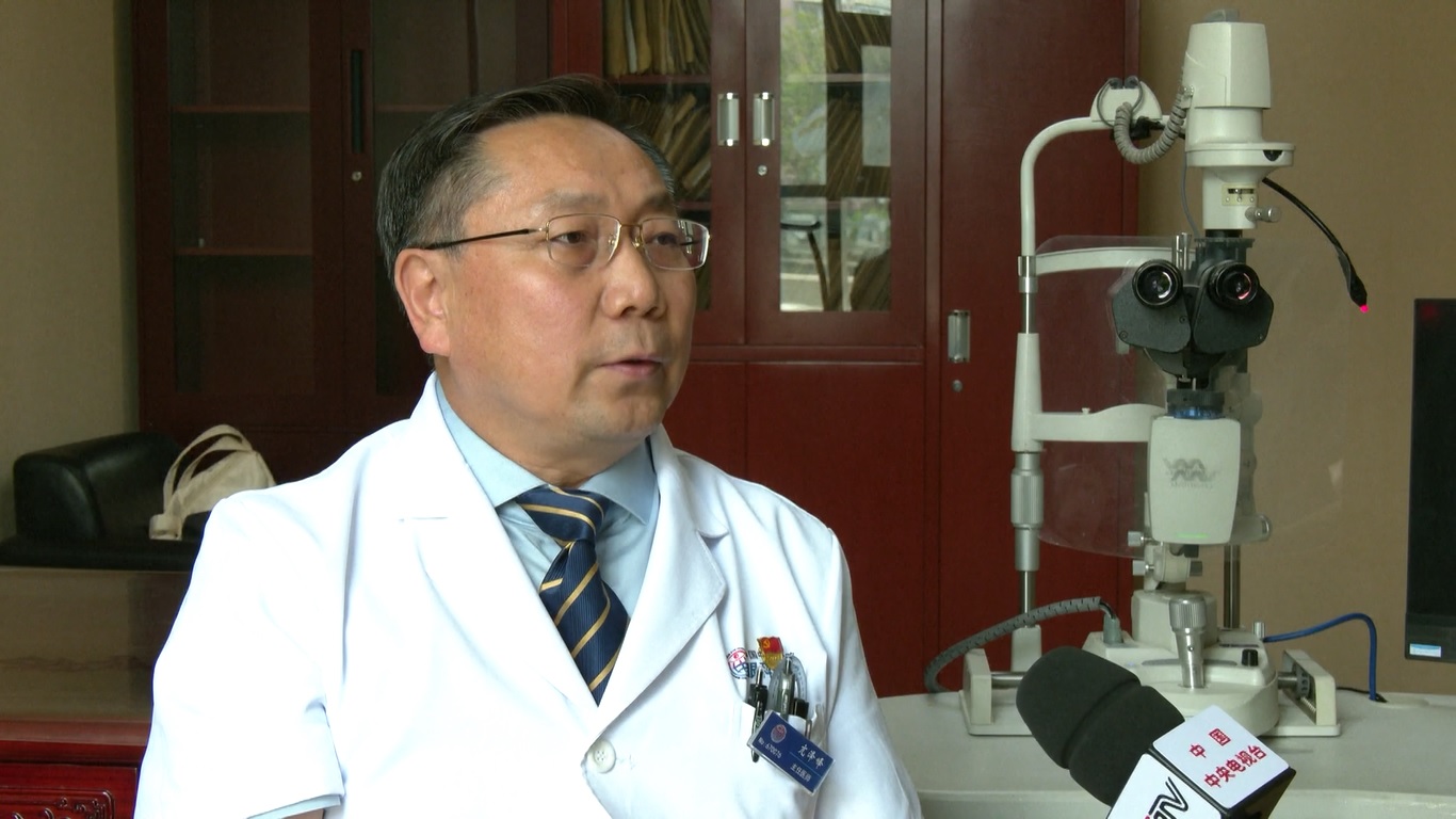 Para ahli juga menyerukan kepada masyarakat untuk meningkatkan aktivitas di luar ruangan