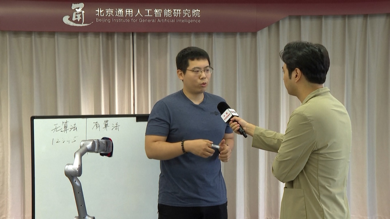 Peneliti Tiongkok Usulkan Model Inovatif untuk Gabungkan Penglihatan dan Sentuhan pada Robot