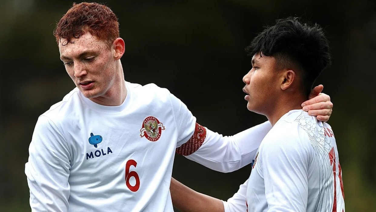 Salah satu faktor kontribusi utama adalah suntikan pemain asing ke dalam tim