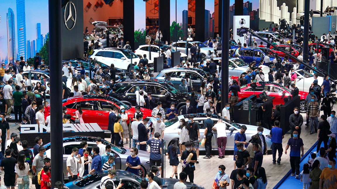 Penjualan retail kendaraan energi baru (new energy vehicle/NEV) di China melonjak 252 persen secara tahunan (year on year/yoy) pada Juni 2023