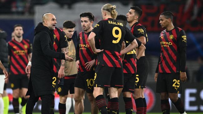 Pep Guardiola tidak menunggu hingga ke ruang ganti untuk memarahi pemain Manchester City usai ditahan RB Leipzig 1-1 pada leg pertama babak 16 besar Liga Champions di Red Bull Arena