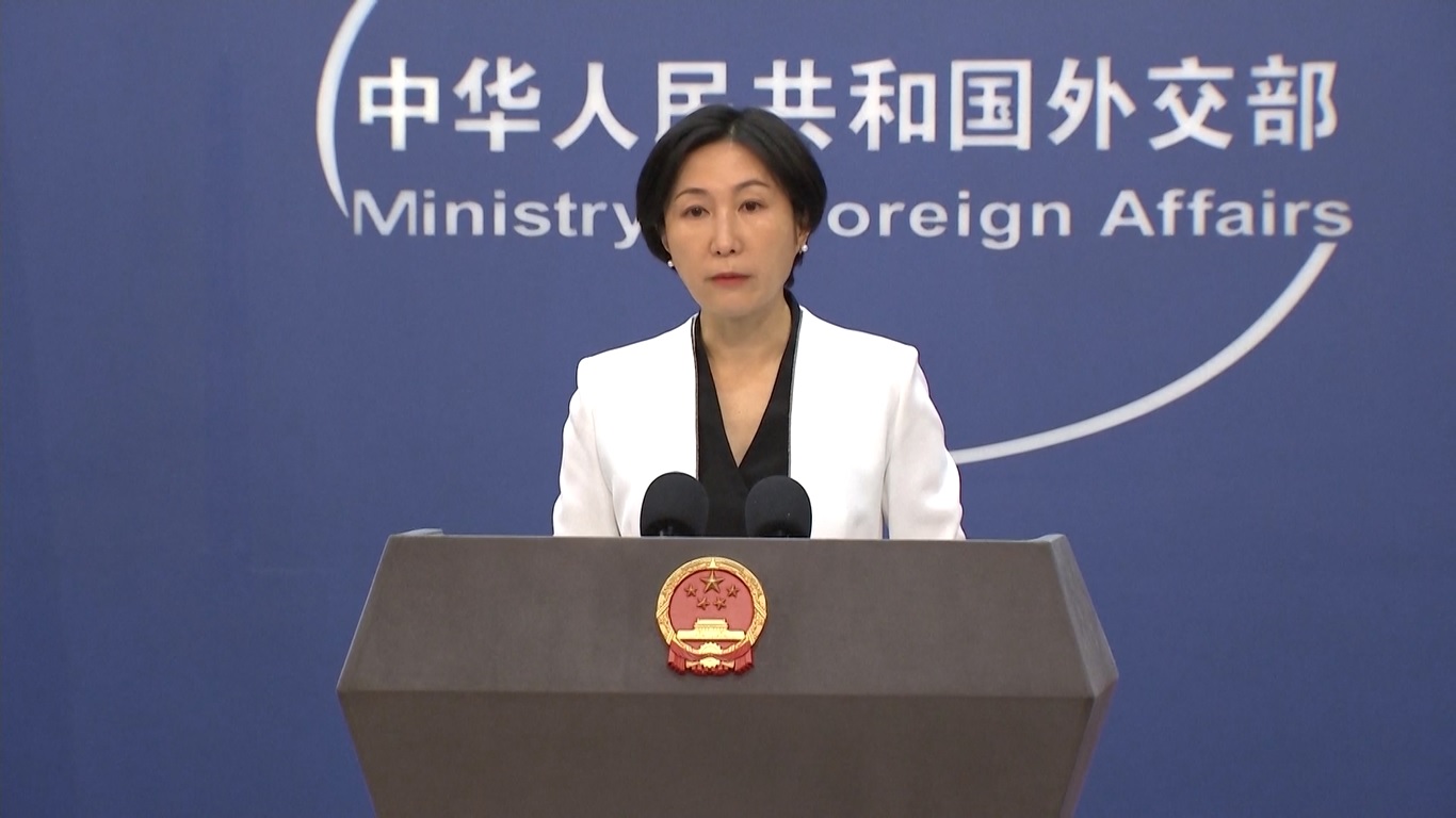 Atas undangan Penasihat Negara dan Menteri Luar Negeri Tiongkok