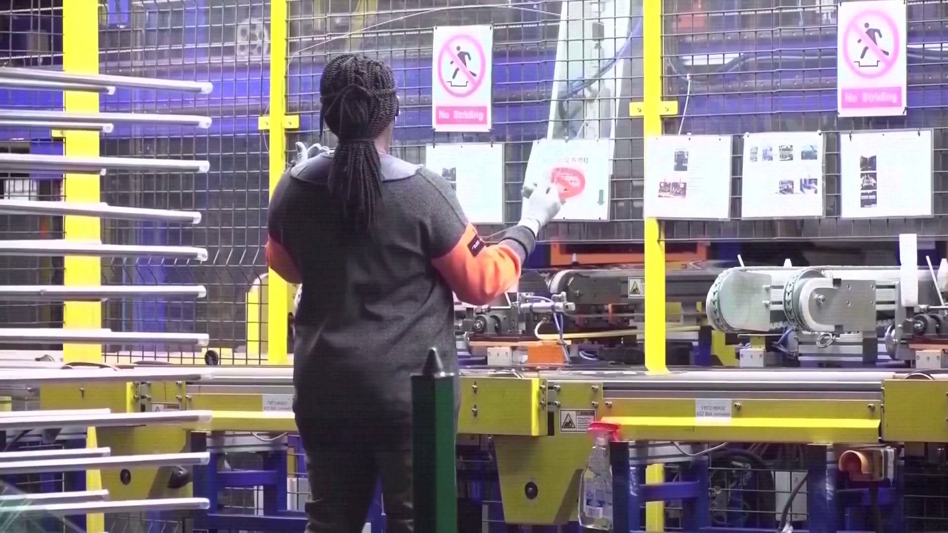 Perekonomian dunia masih mengalami pemulihan yang lemah seperti yang ditunjukkan oleh indeks manajer pembelian (PMI) manufaktur global pada bulan September