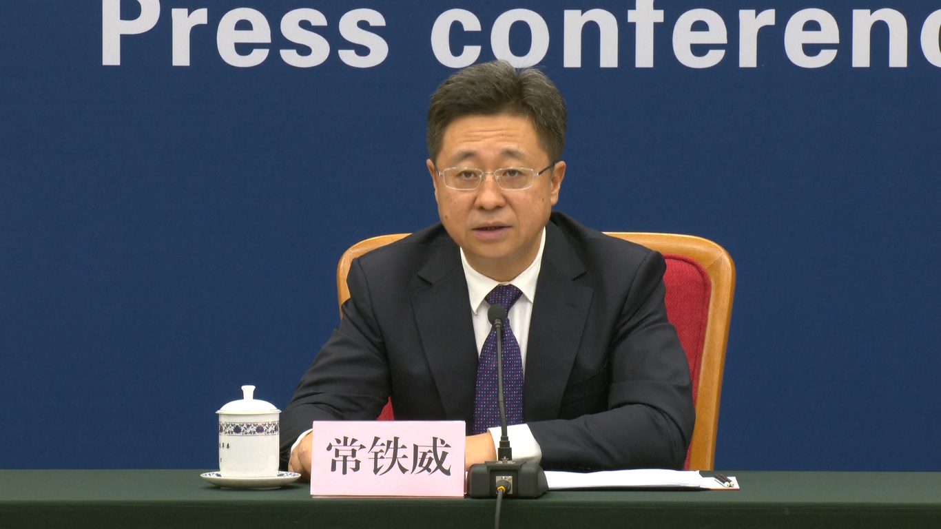 Data dari Biro Statistik Nasional menunjukkan bahwa pada paruh pertama tahun ini