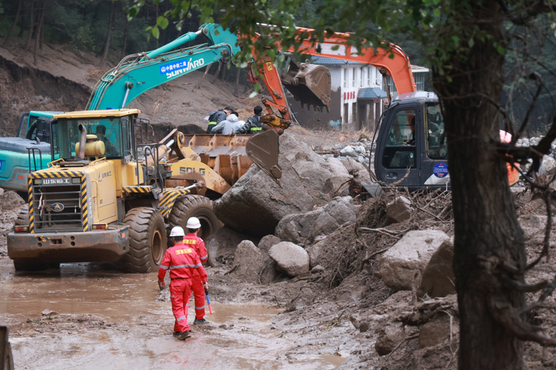 Pencarian 33 Orang Hilang Berlangsung Di Gansu Tiongkok Barat Laut Akibat Banjir Bandang