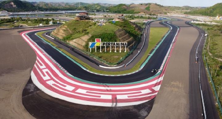 Para relawan WSBK 2023 di Sirkuit Mandalika juga akan mendapatkan sertifikat internasional dengan tanda tangan Dorna Sports sebagai penyelengga WSBK