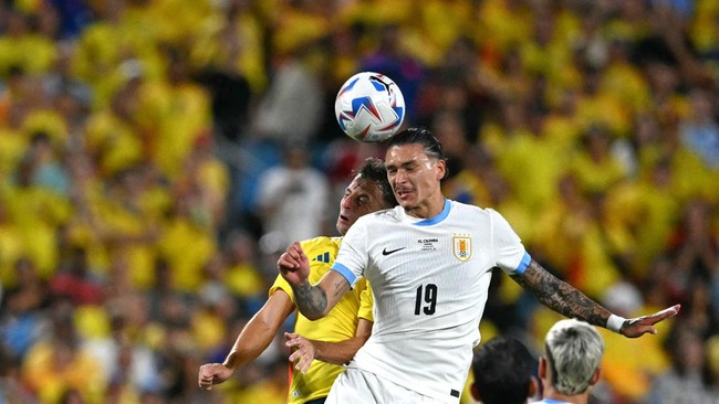 Darwin Nunez terlibat baku hantam dengan suporter Kolombia usai Uruguay kalah di semifinal Copa America 2024