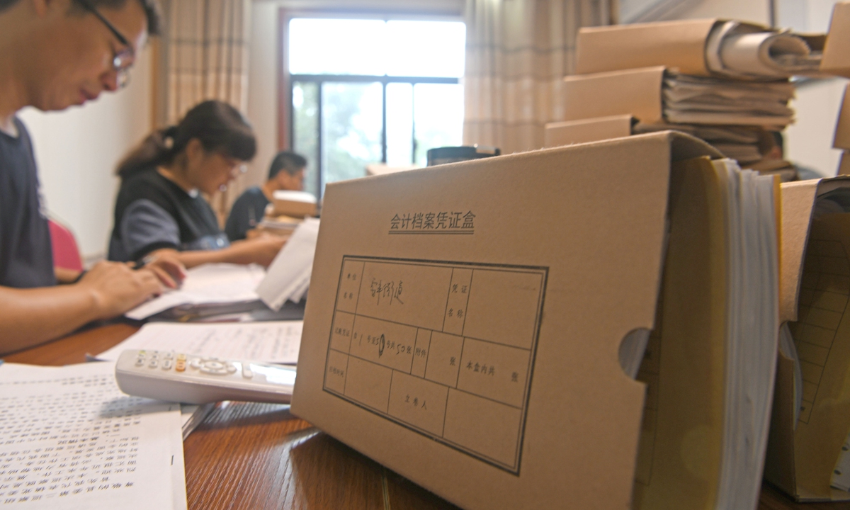 Banyak universitas di Tiongkok telah mendirikan perguruan tinggi inspeksi disiplin atau lembaga penelitian