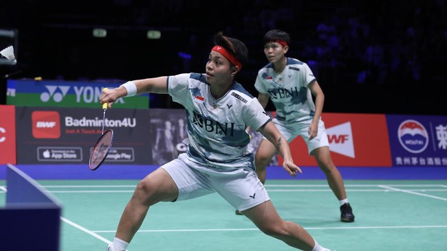 Apriyani Rahayu/Siti Fadia Silva Ramadhanti menampilkan performa yang heroik saat menghadapi Jeong Na Eun/Kim Hye Jeong pada babak kedua China Open 2023 di Olympic Sports Center Gymnasium