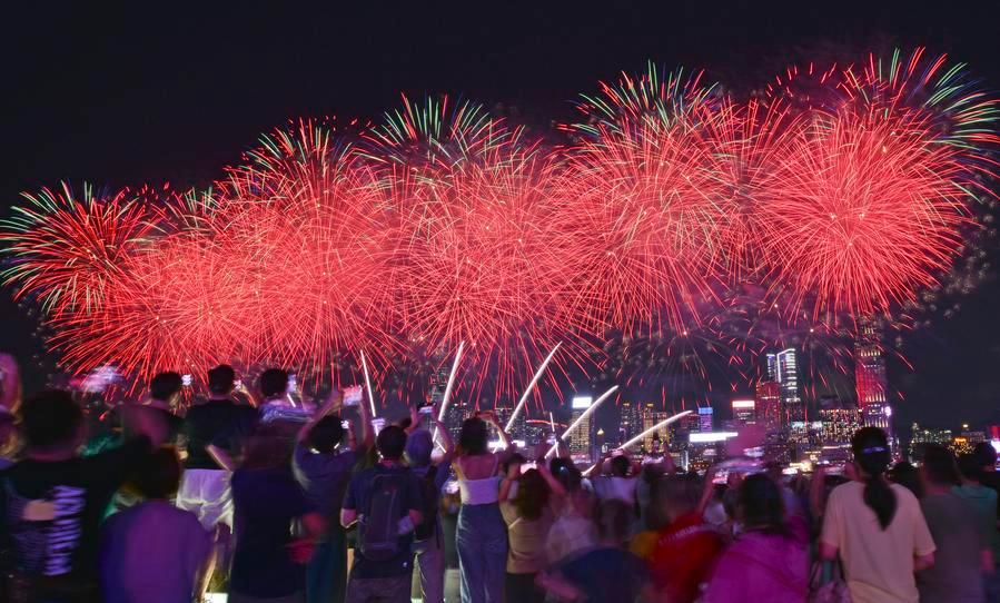 HKSAR Rayakan Hari Nasional Dengan Kembang Api Dan Berbagai Perayaan