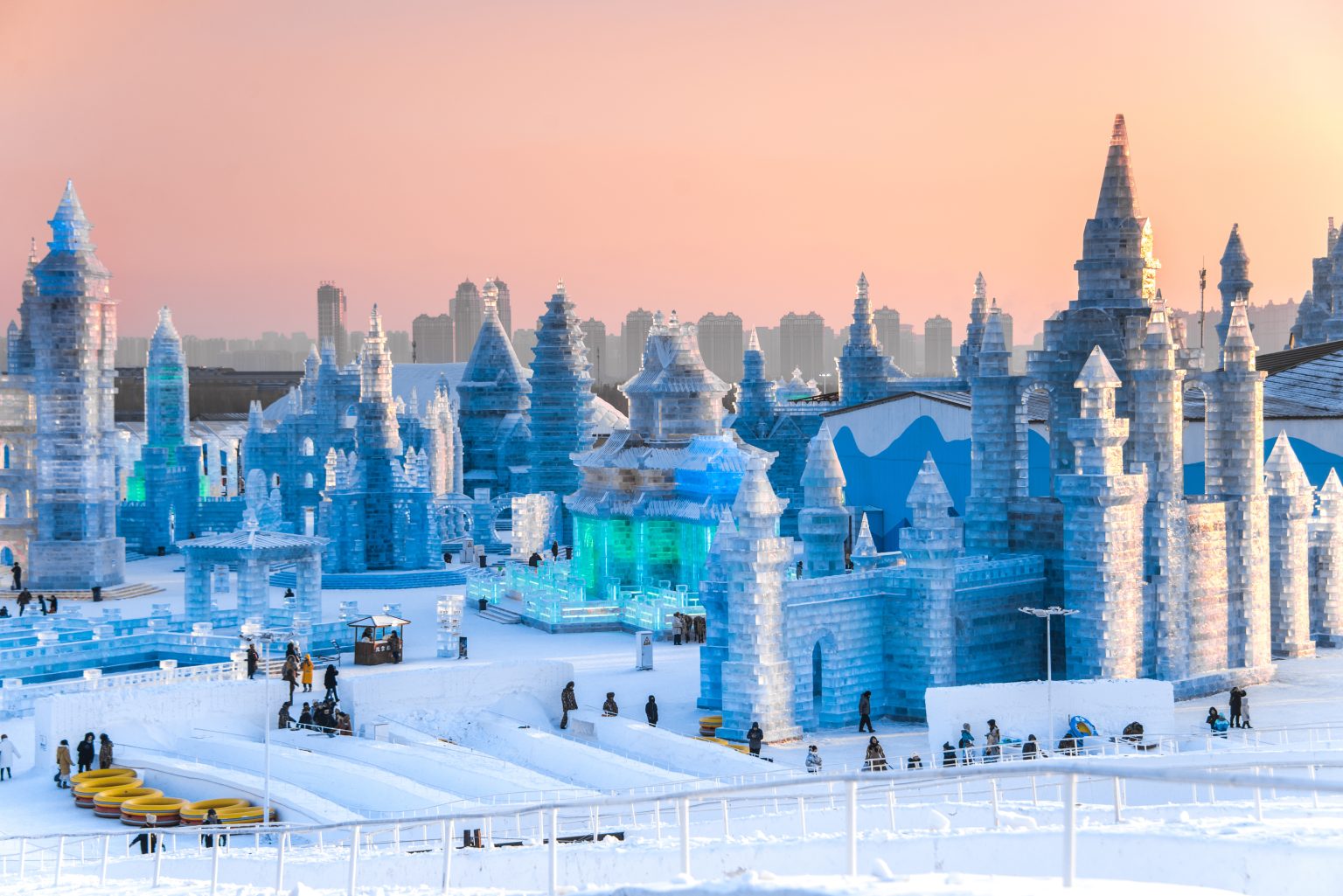 Keajaiban Musim Dingin, Harbin Ice and Snow Festival Kota Es Terbesar di Dunia