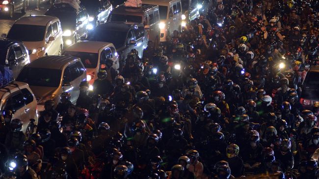 Jumlah penumpang yang menyeberang dari Sumatera ke Jawa melalui Pelabuhan Bakauheni