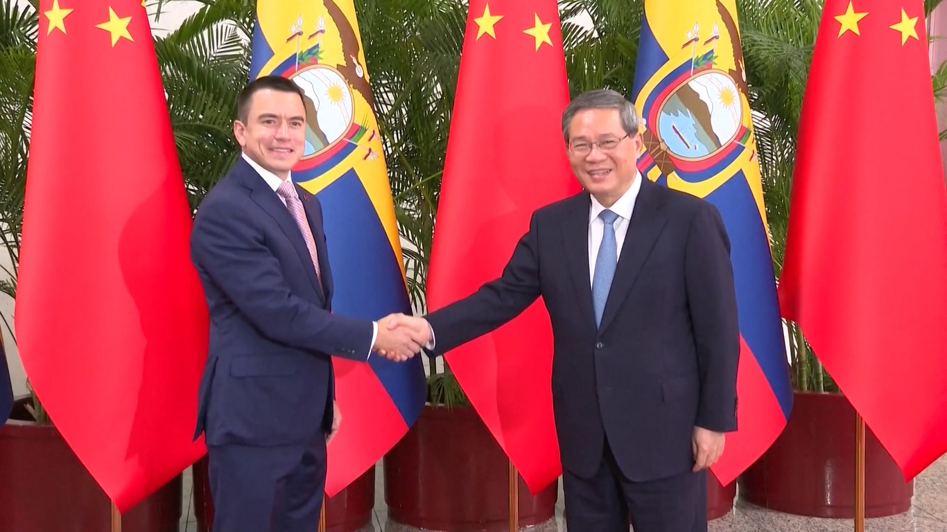 Perdana Menteri Tiongkok Bertemu dengan Presiden Ekuador di Beijing