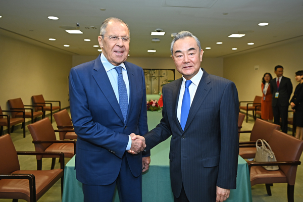 Tiongkok akan senantiasa menjunjung tujuan awal dan berupaya bersama  Rusia terus memperkaya makna kerja sama strategis komprehensif Tiongkok-Rusia
