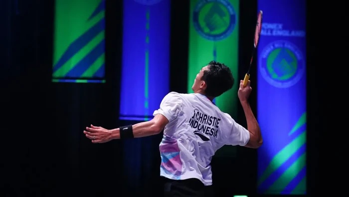 Jonatan akhirnya mengunci kemenangan 21-12 lewat sebuah smes