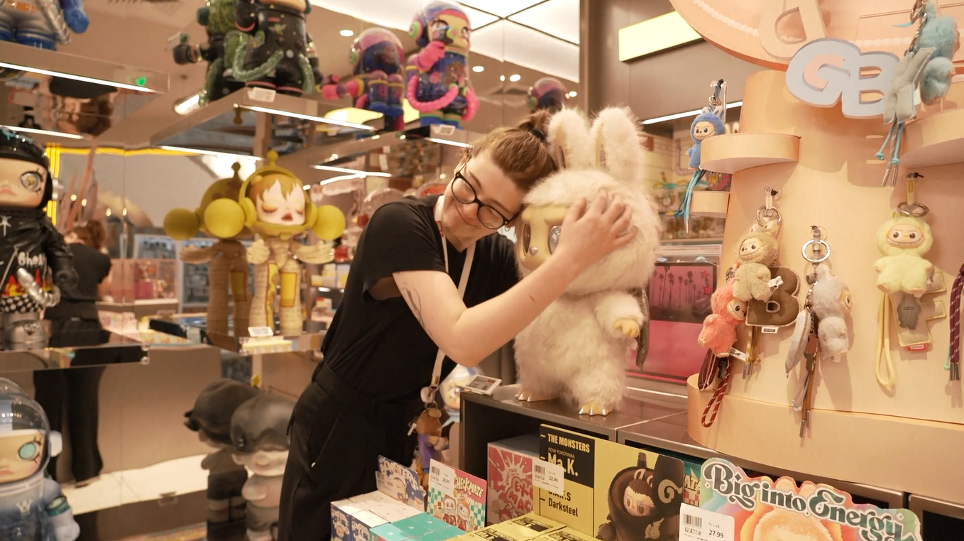 Boneka Labubu Dorong Penjualan Ritel AS imbas Pelanggan Berbondong-bondong Kunjungi Toko Pop Mart