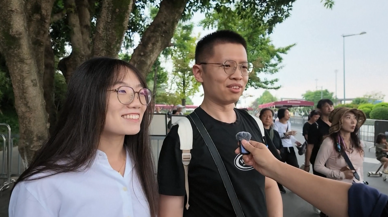 Warga dan Wisatawan Tiongkok Melepas Kepergian Panda Raksasa yang Menuju Amerika Serikat