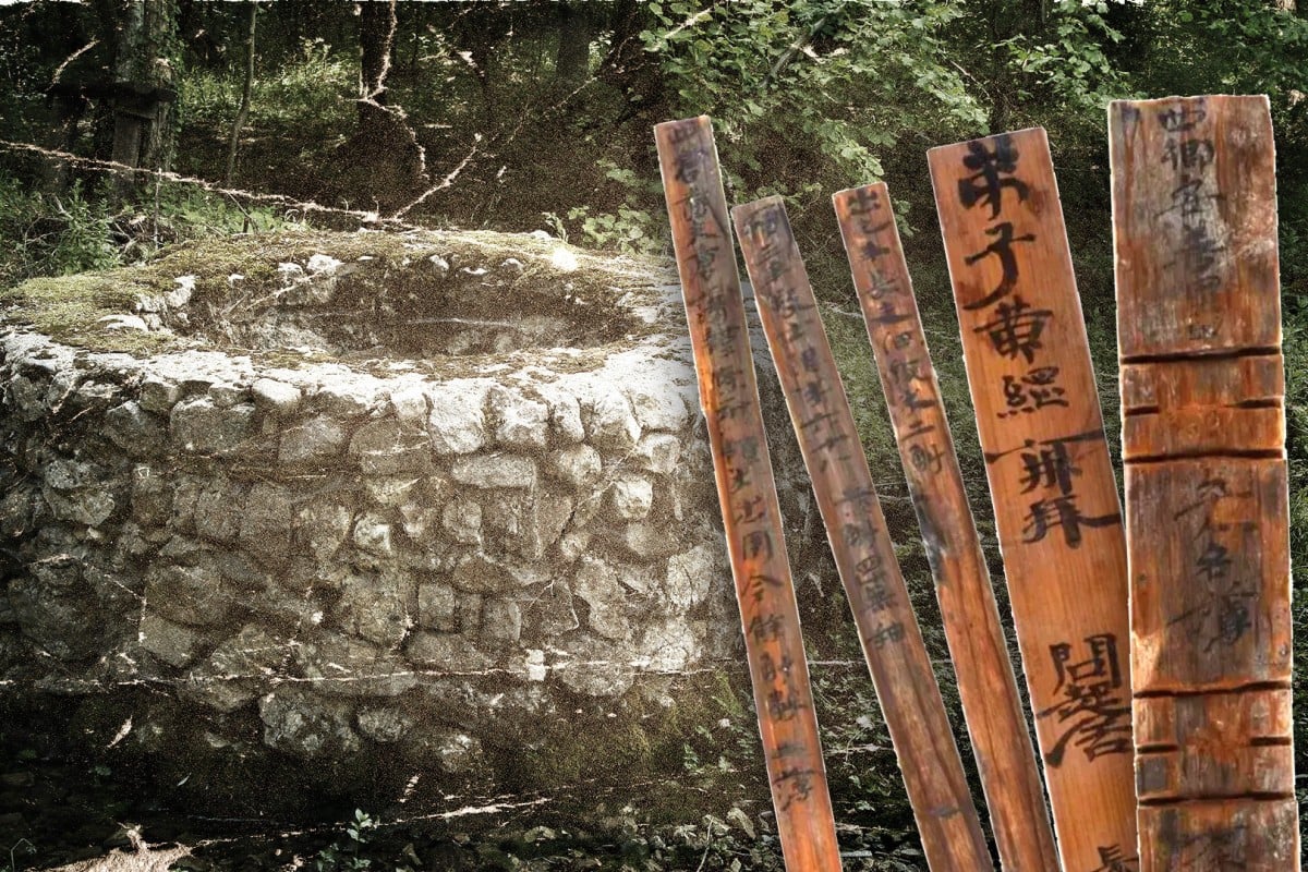 Potongan bambu atau Jiandu dikenal sebagai media utama untuk menulis selama ribuan tahun dan penggaliannya terbukti menjadi sumber yang tak ternilai untuk memahami sejarah Tiongkok