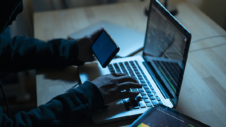 Tiongkok bersedia memperkuat kerja sama penegakan hukum bilateral dan multilateral dengan negara-negara ASEAN untuk menciptakan lingkungan yang aman bagi pertukaran antar-masyarakat dan menjaga ketertiban dalam interaksi dan kerja sama antar-negara