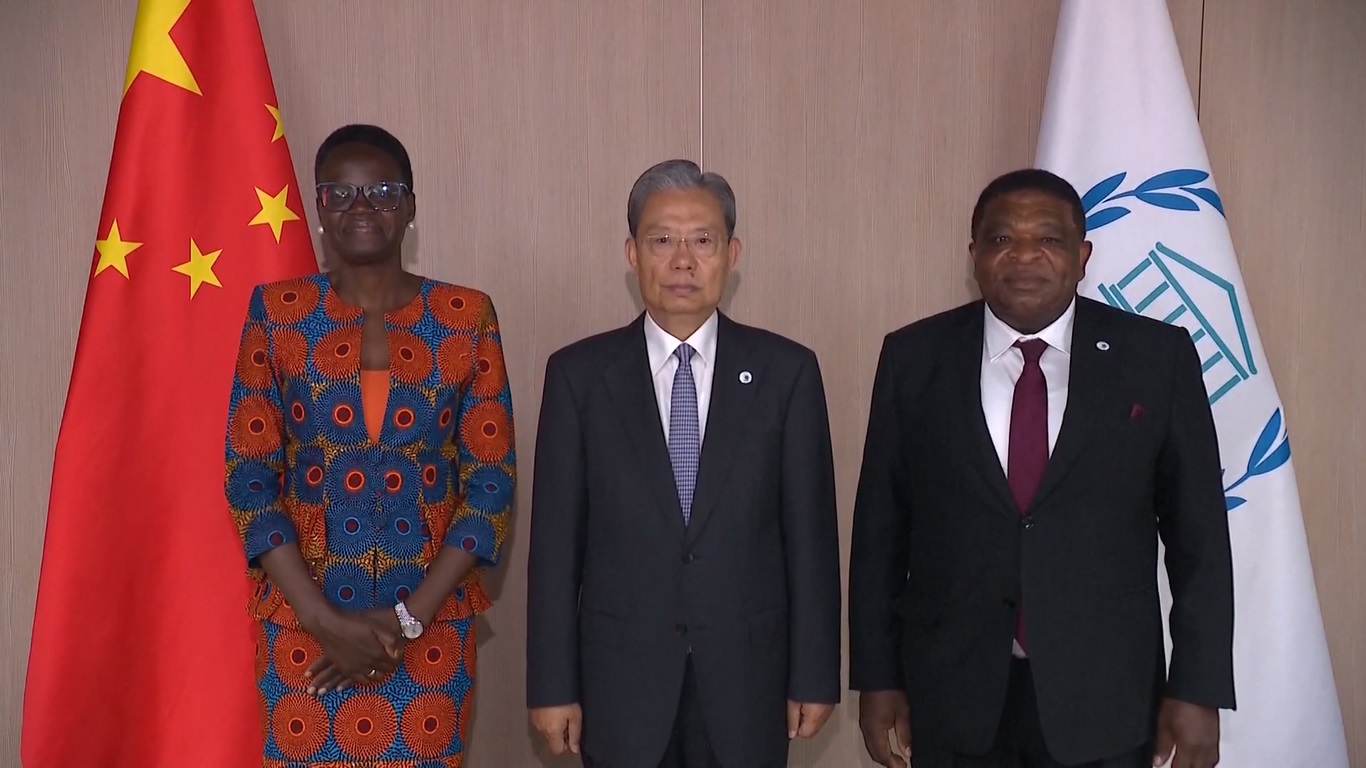 Pimpinan Legislatif Tertinggi Tiongkok Bertemu dengan Para Pemimpin Internasional di KTT Parlemen Global