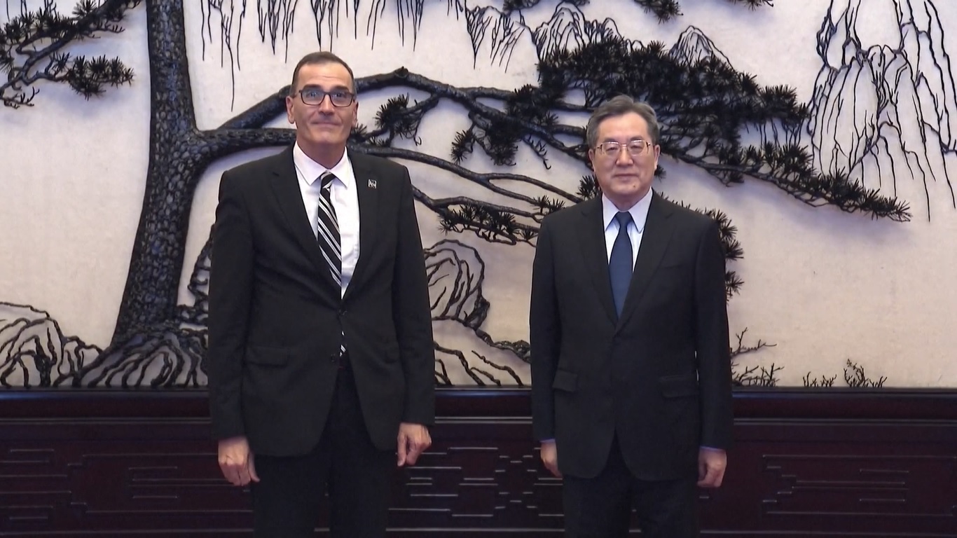 Wakil PM Tiongkok Tekankan Kerja Sama yang Lebih Erat dengan ADB untuk Pembangunan Berkualitas Tinggi