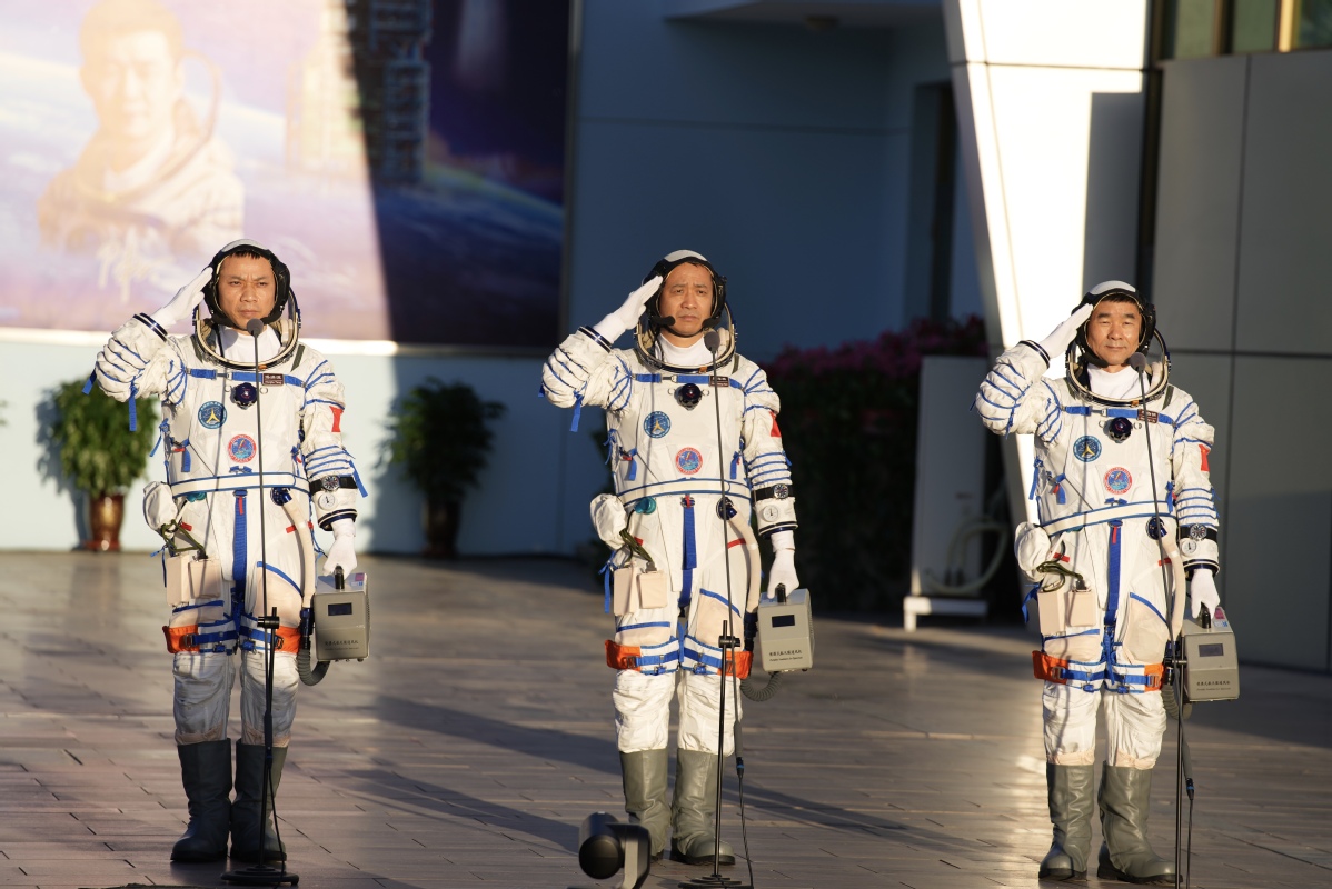 Para kandidat ini akan menjalani pelatihan yang komprehensif dan sistematis di Pusat Penelitian dan Pelatihan Astronot Tiongkok