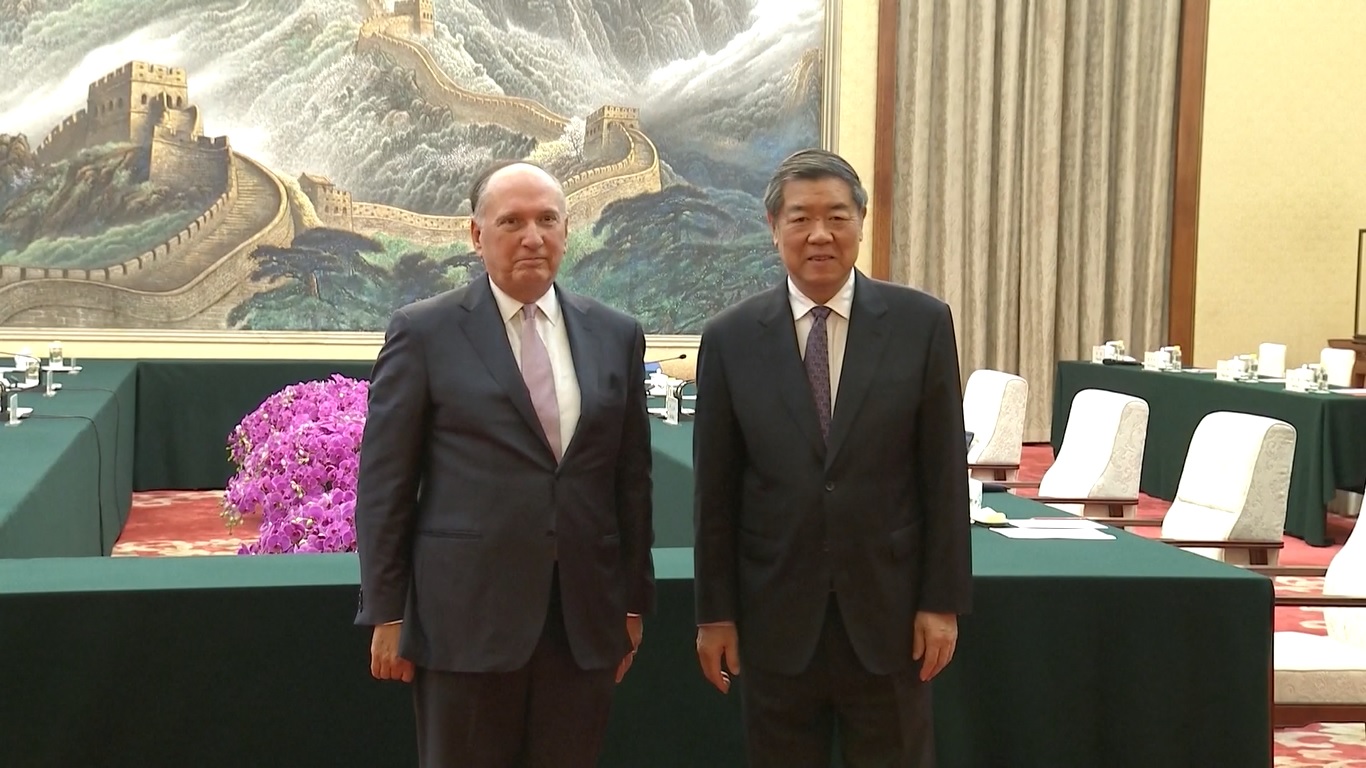 Ia menambahkan bahwa Tiongkok akan terus memperluas keterbukaan tingkat tinggi terhadap dunia luar