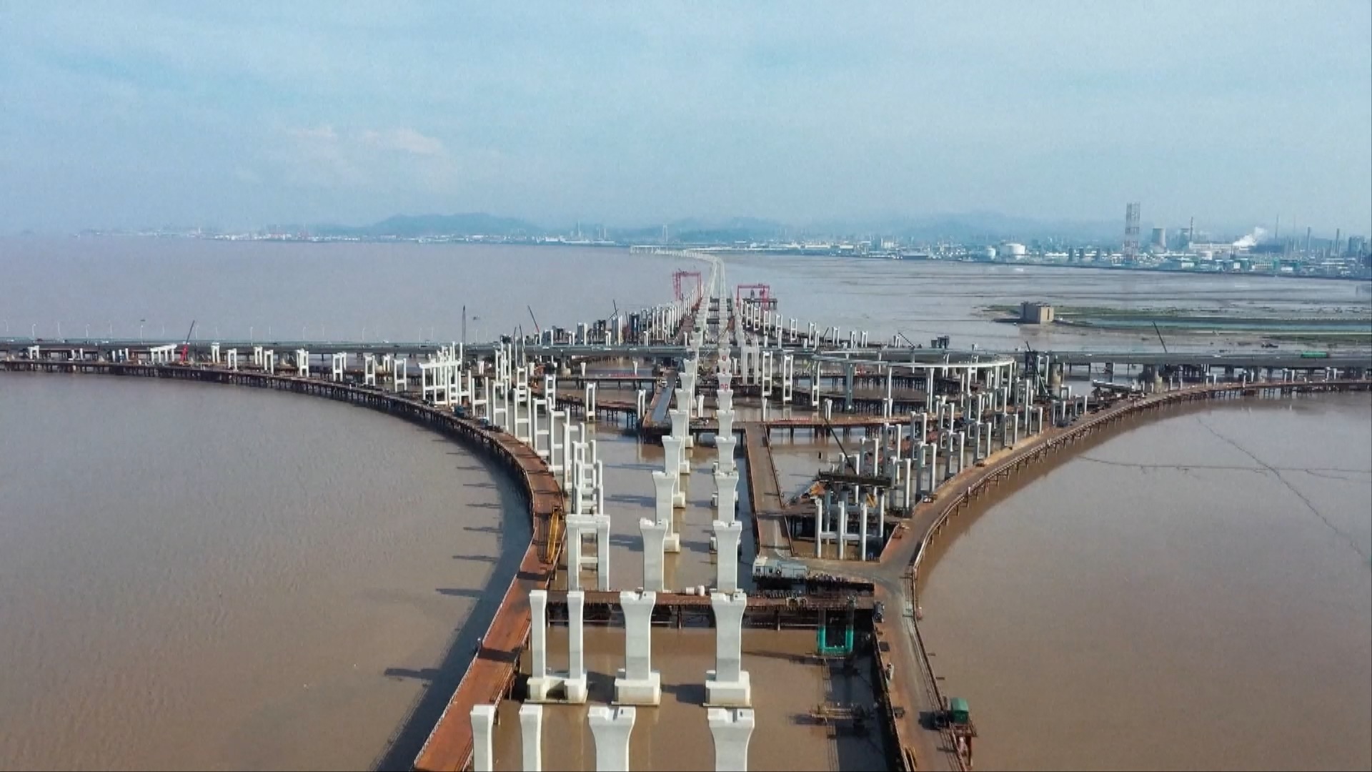 Pemasangan  Atap Beton Pertama Terowongan Jalan Raya Terpanjang di Provinsi Jiangsu Tiongkok Telah dimulai