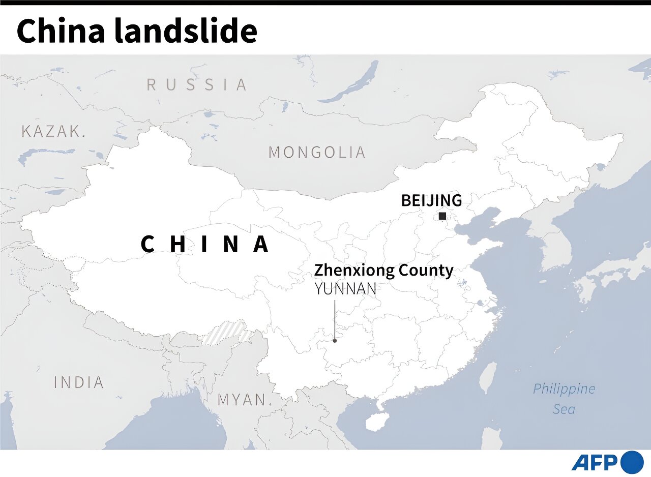 Tanah longsor melanda Desa Liangshui di kota Zhaotong