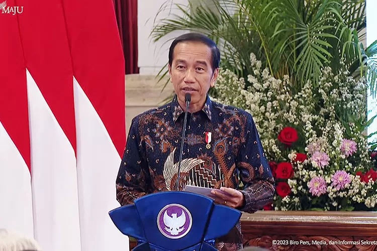 Jokowi juga berharap bahwa perkembangan teknologi ini bukannya membunuh ekonomi yang sudah ada