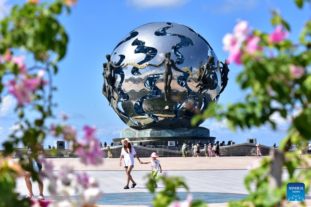 Warga Menikmati Musim Gugur Keemasan (Golden Autumn) Di Liburan Akhir Pekan Di Seluruh Tiongkok