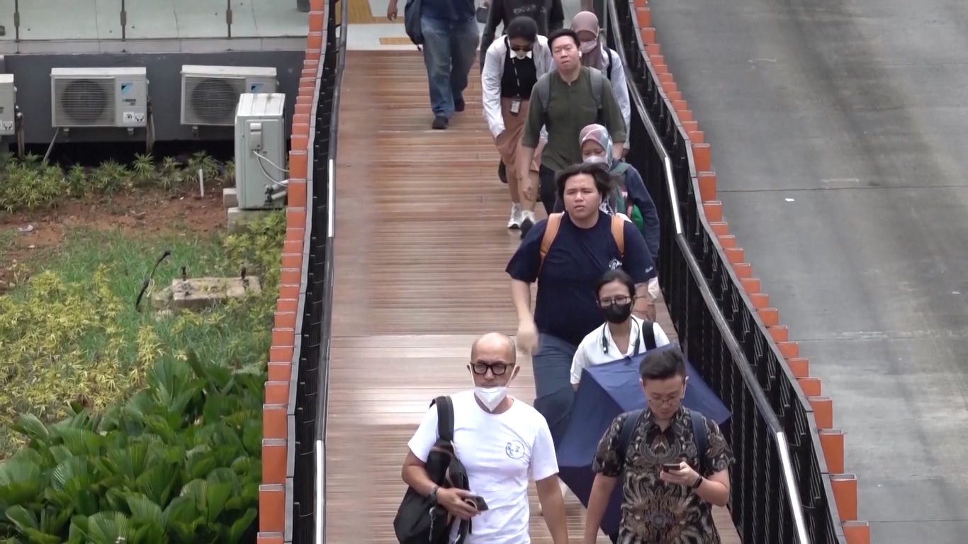 Kebijakan tersebut merupakan bagian dari upaya Tiongkok yang lebih luas untuk meningkatkan perjalanan dan pertukaran internasional