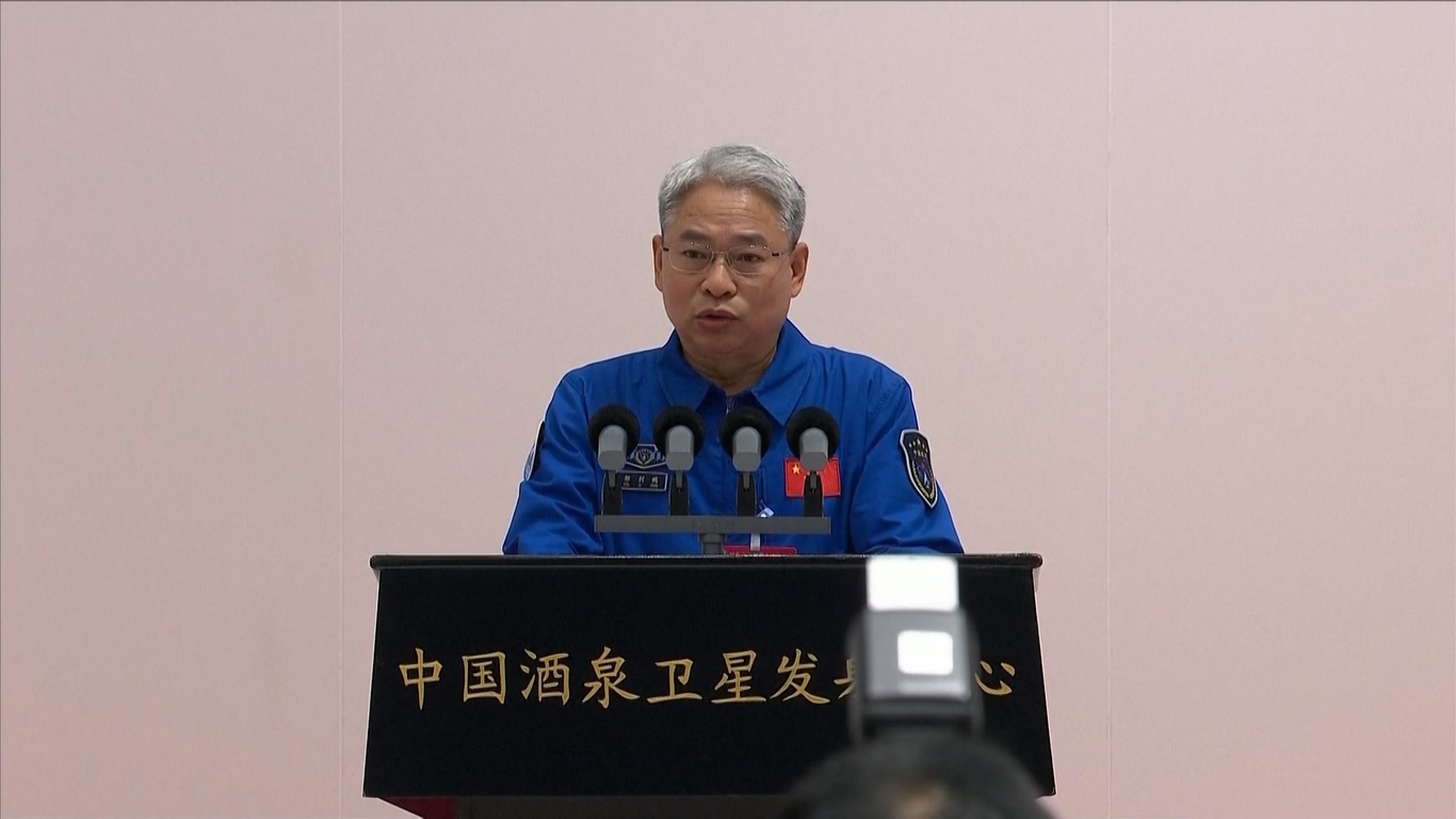 Roket pembawa Long March-2F yang membawa pesawat ruang angkasa Shenzhou-16 meluncur pada pukul 09:31 (waktu Beijing) dari Pusat Peluncuran Satelit Jiuquan di Gurun Gobi