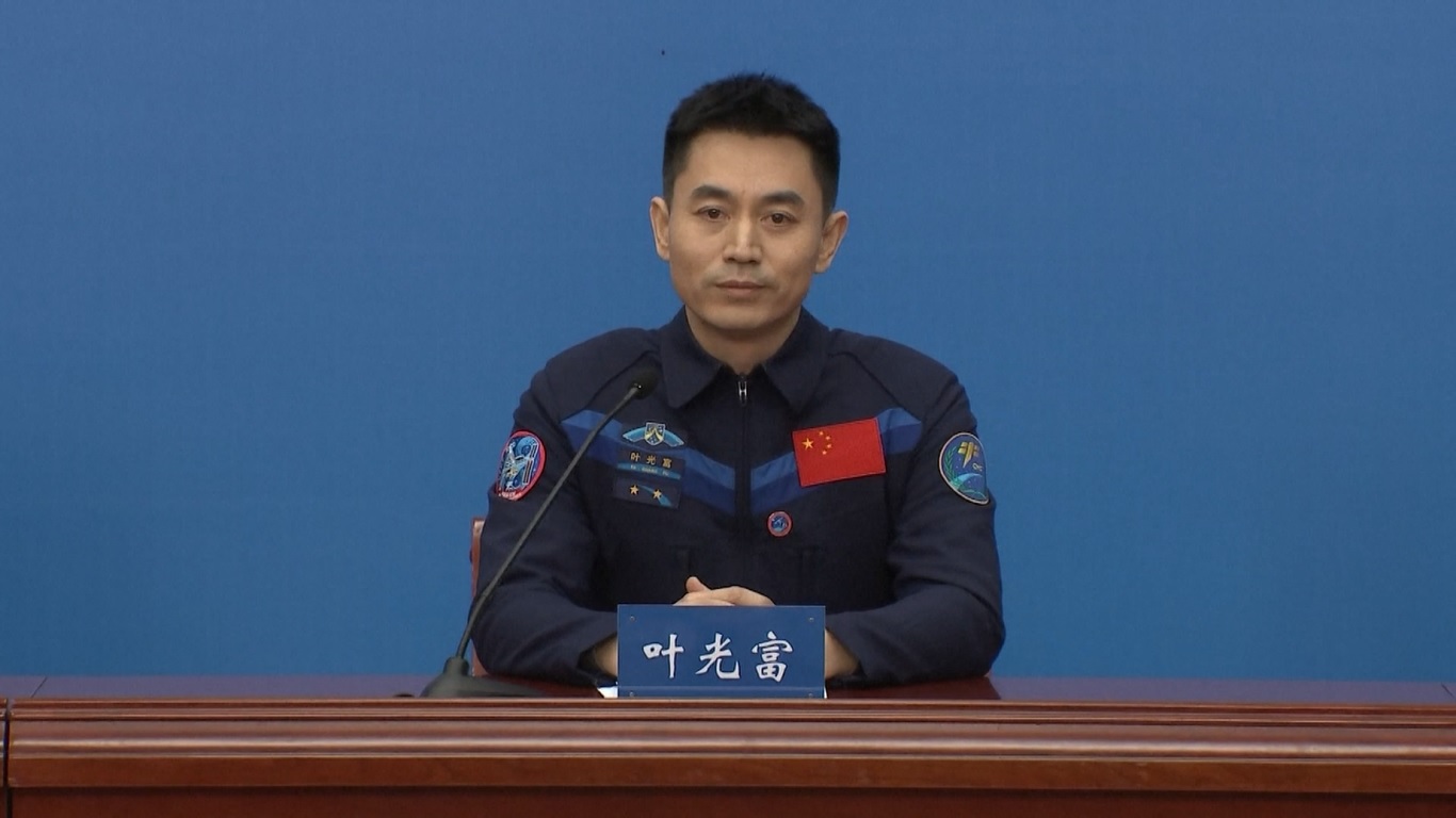 Setelah menyelesaikan 192 hari di luar angkasa sebagai bagian dari kru Shenzhou-18