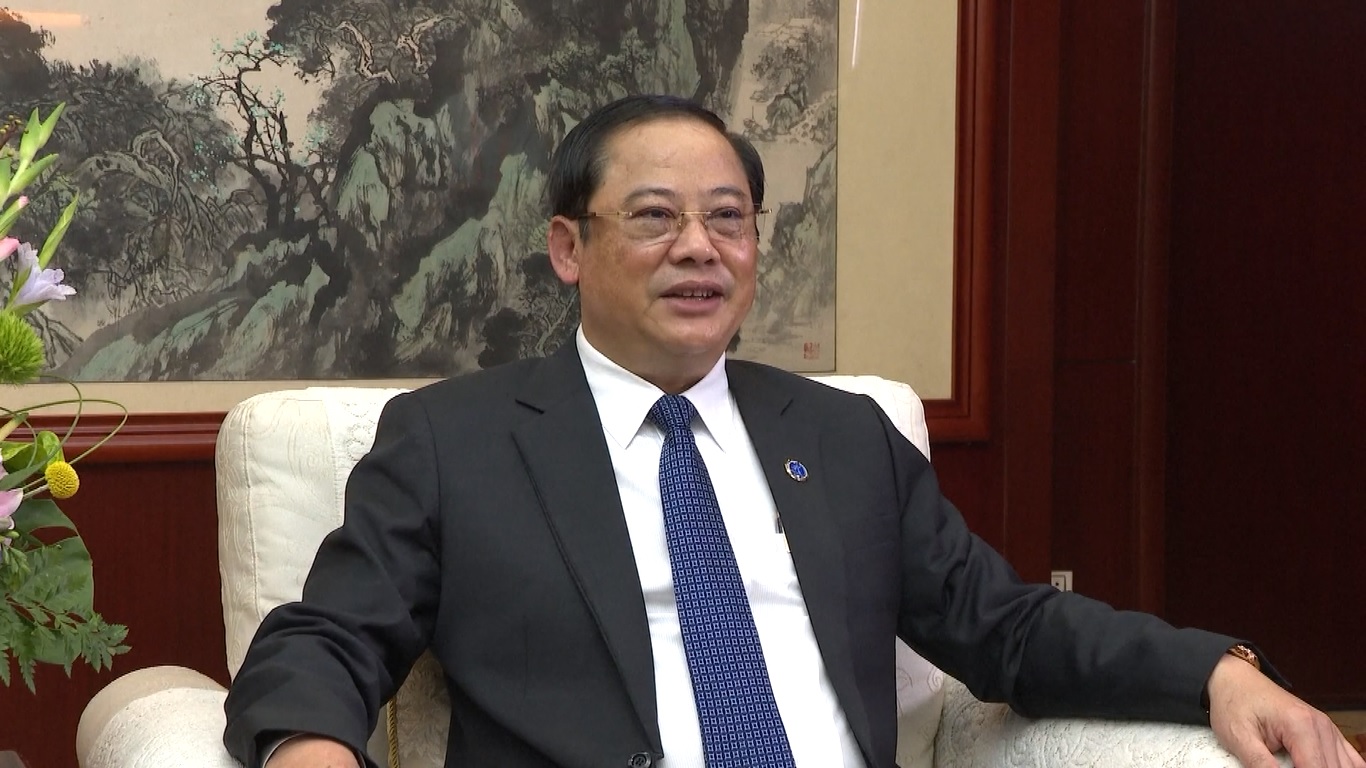 Ia juga menyinggung bahwa Tiongkok telah membantu Laos dengan memacu pertumbuhan di berbagai sektor