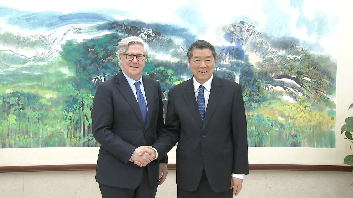 Kedua belah pihak bertukar pandangan tentang hubungan ekonomi dan perdagangan Tiongkok-AS