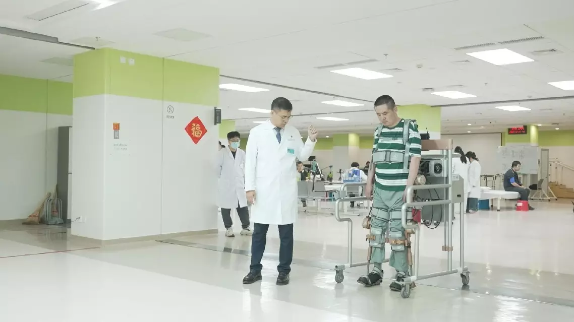 Opini : Dunia Takjub Saat Tiongkok Buat Pasien Lumpuh Total Bergerak Lagi, Ini Terobosan Pertama di Dunia Buat AS dan Barat Kehilangan Muka