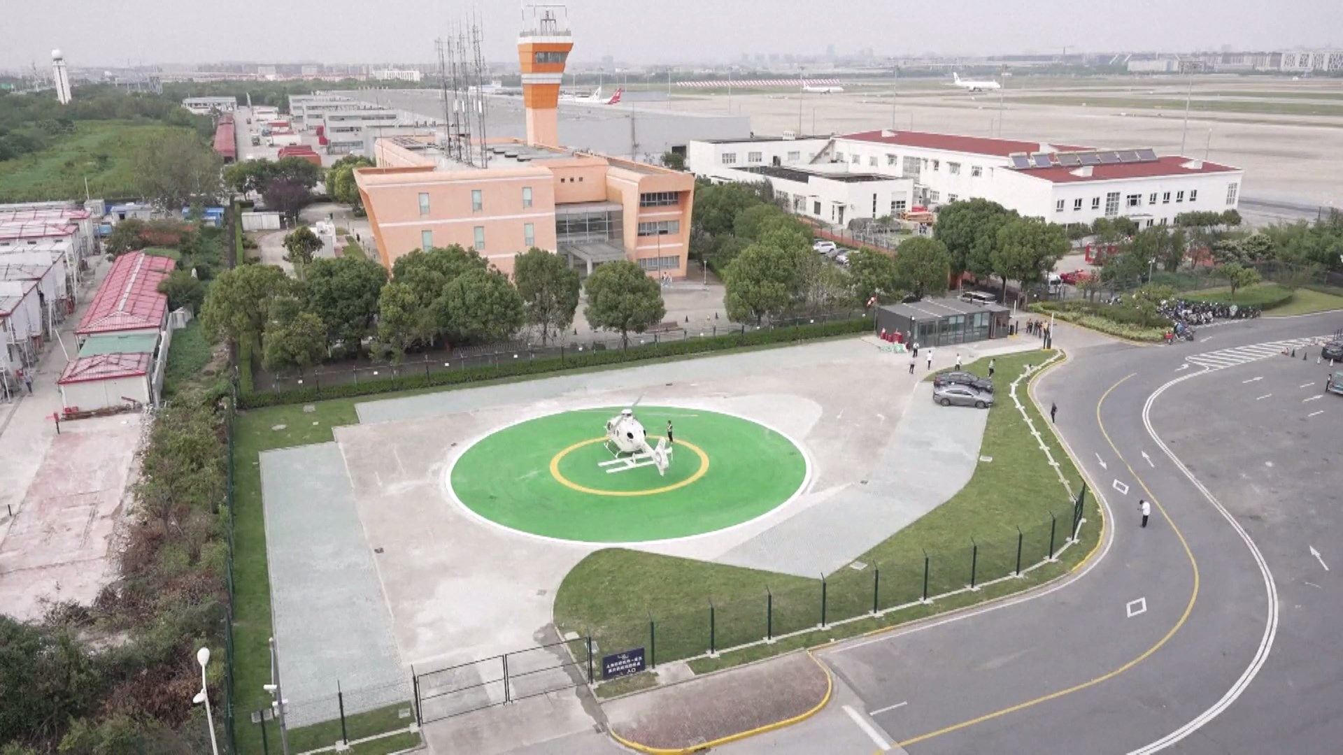 Rute antar-jemput helikopter yang menghubungkan Bandara Internasional Hongqiao Shanghai dan Kota Suzhou di provinsi Jiangsu