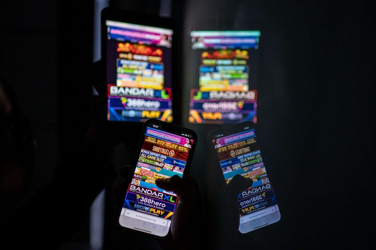 Kementerian Kominfo terus melakukan pemblokiran pada situs-situs judi online