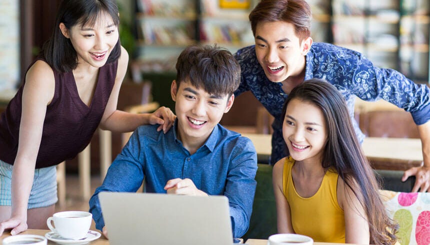 Banyak anak muda yang menanyakan tentang perjalanan ke daratan sangat tertarik untuk mengunjungi lokasi ikonik yang ditampilkan dalam drama TV  Tiongkok daratan