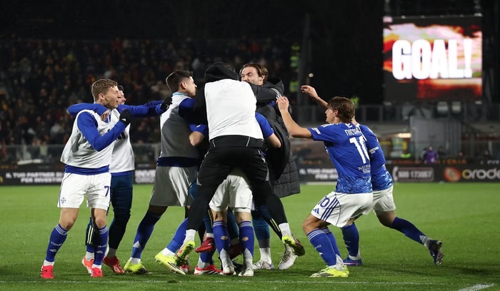 Como Bangkit dan Kalahkan AS Roma 2-1, Lariani Tembus Empat Besar