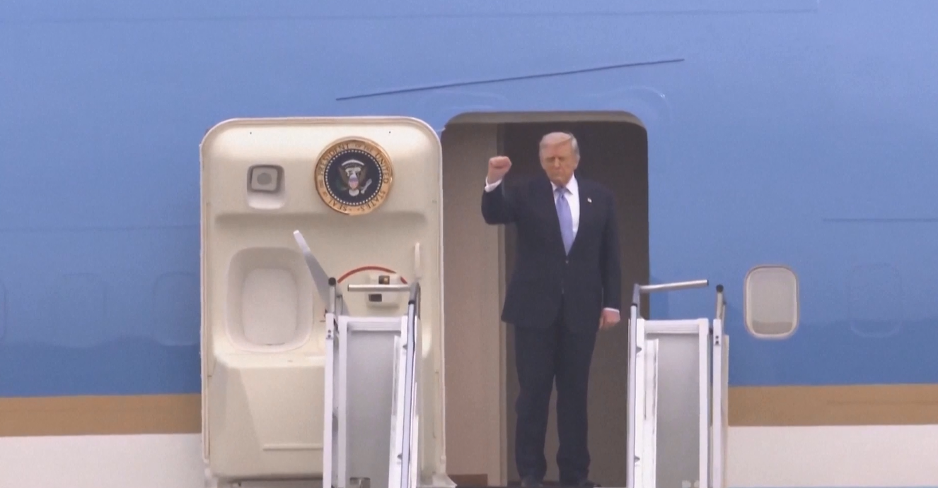 Trump Akhiri Kunjungan ke Tiongkok dan Tinggalkan Beijing