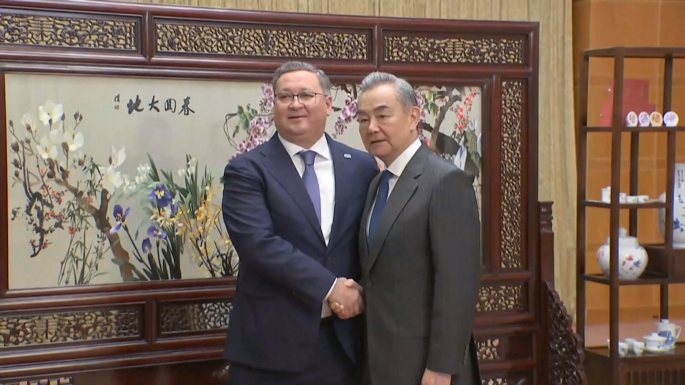 Menlu: Tiongkok Bersedia Meningkatkan Lebih Banyak Kerja Sama Baru dengan Kazakhstan